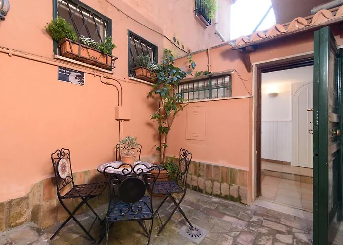 VATICAN independent with garden - Bambin Gesu H